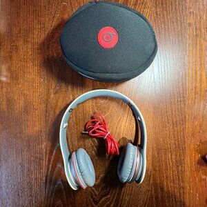 White Beats by Dr. Dre Solo Headphones w/ Original Case & Cord